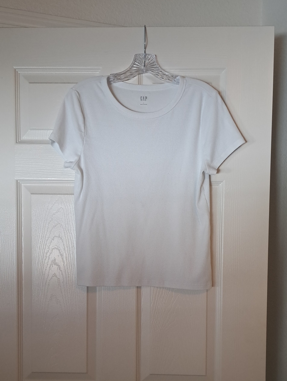 GAP Women's White Crewneck Short Sleeve Tee